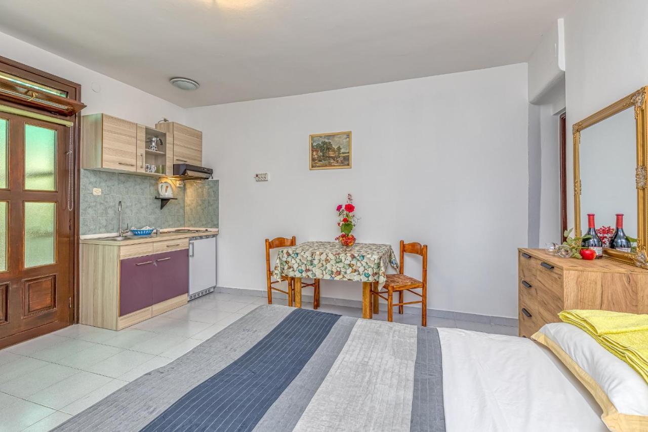 Apartments Bastovanovic Rovinj Exterior foto